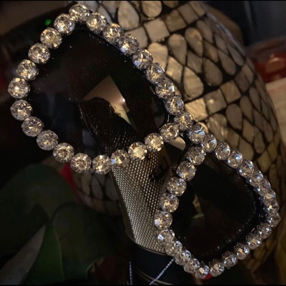 RHINESTONE STUDDED SHADES